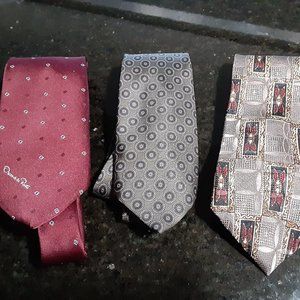 Oscar da la Renta.  3 wonderful ties in a lot (#32